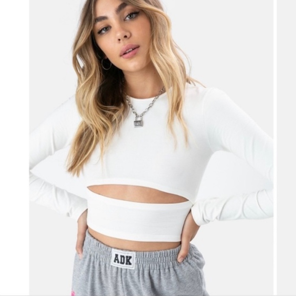 Adika - Women’s Long Sleeve Crop Top with Cut Out (white)